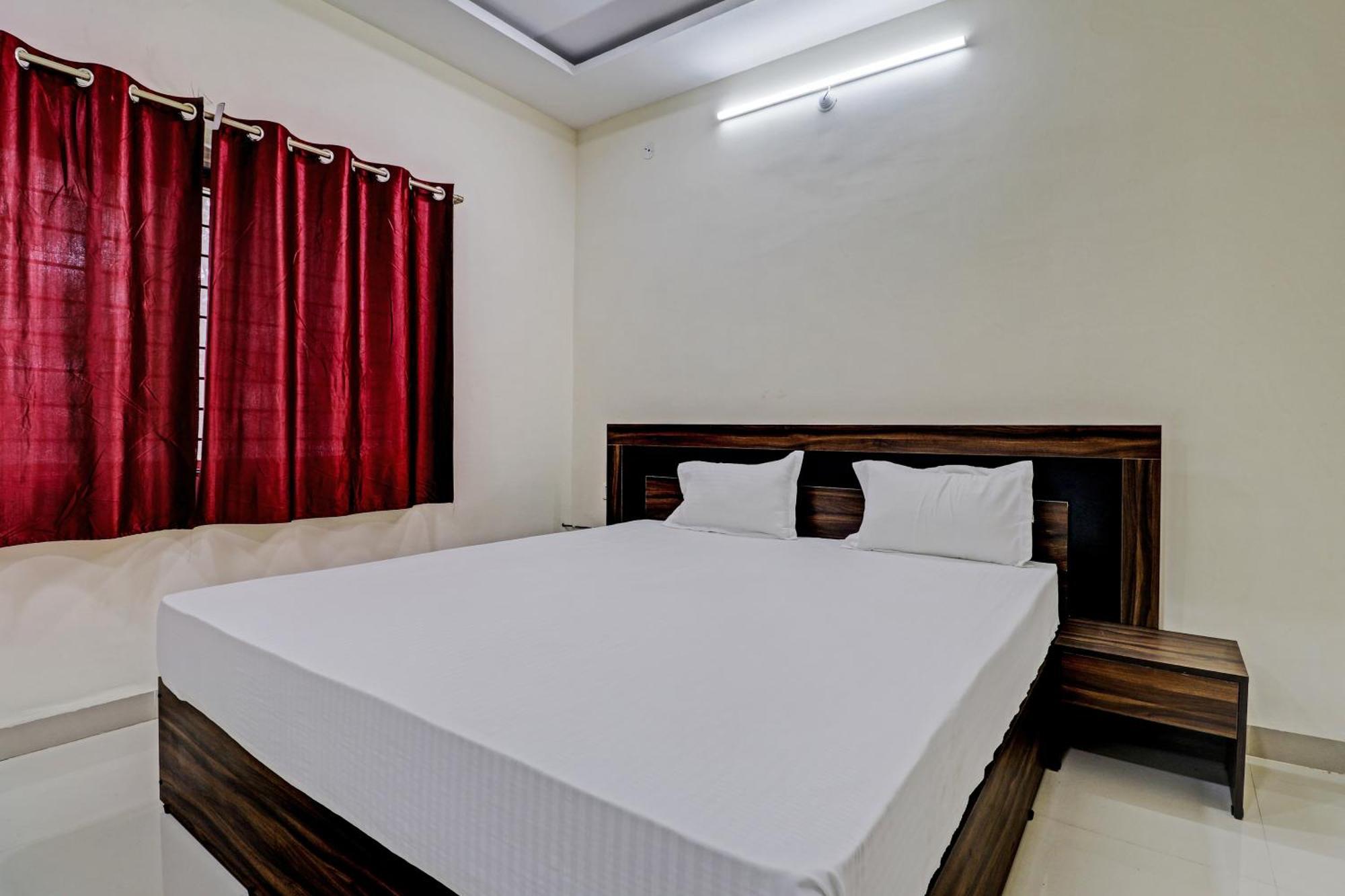 Super Hotel O Midway Treat Dhār Extérieur photo