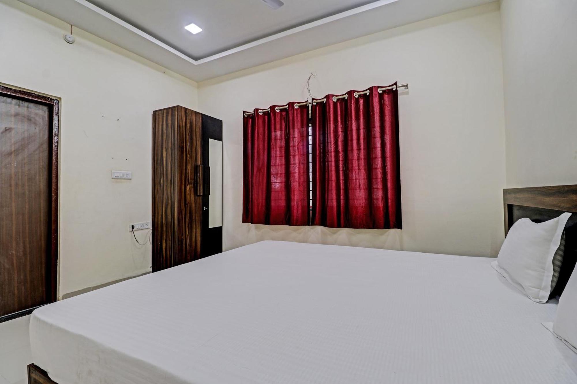 Super Hotel O Midway Treat Dhār Extérieur photo