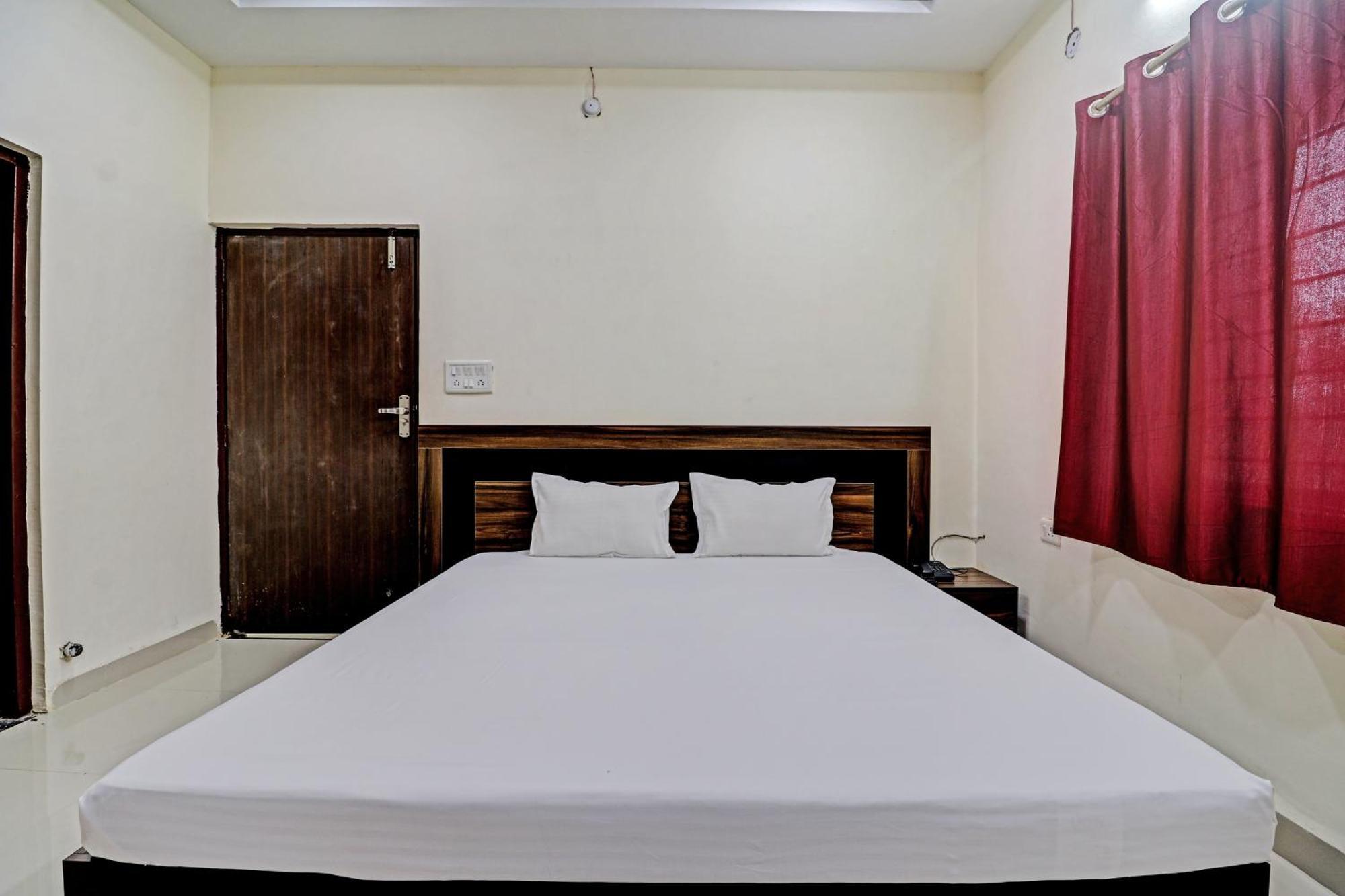 Super Hotel O Midway Treat Dhār Extérieur photo