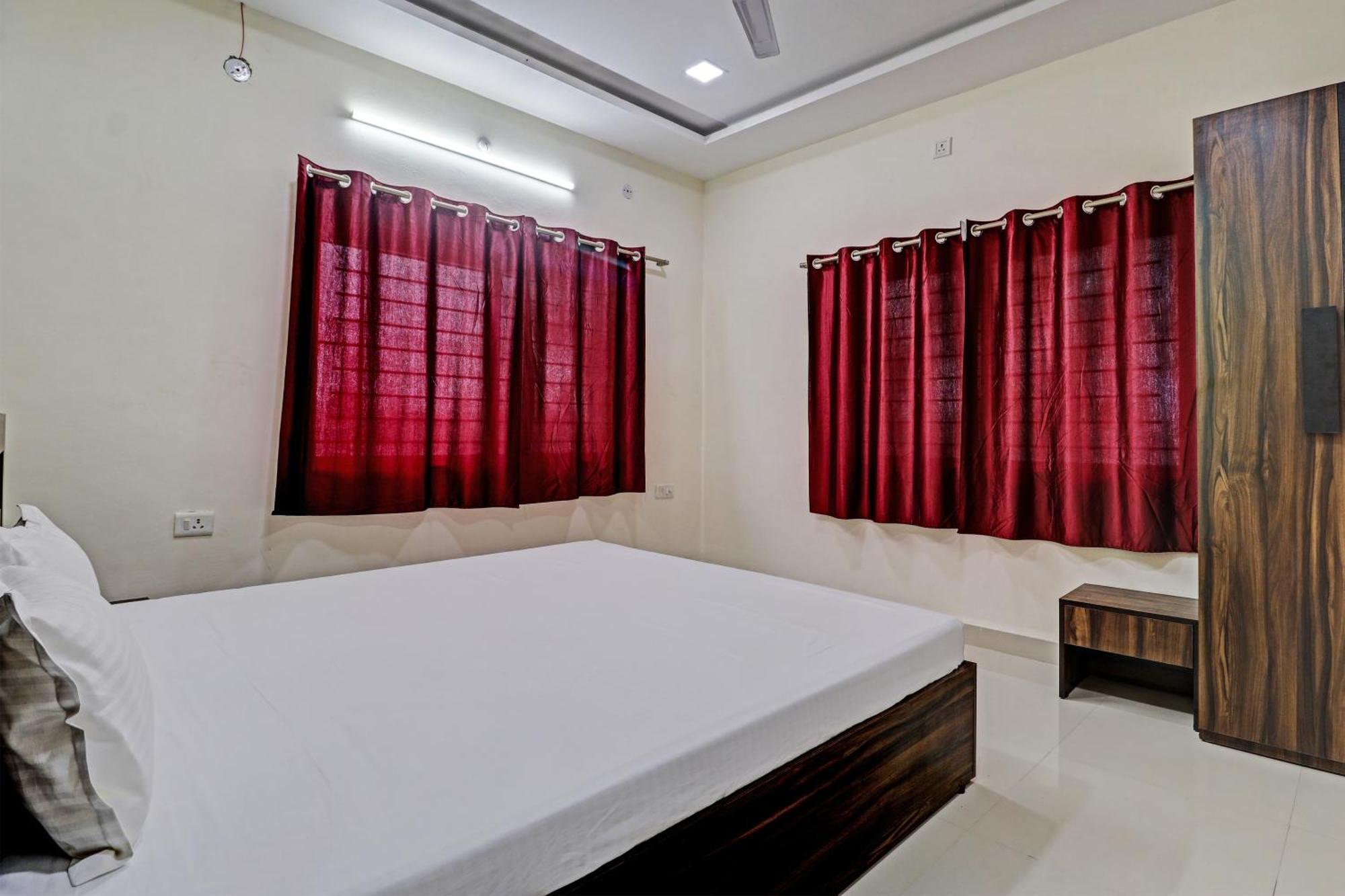 Super Hotel O Midway Treat Dhār Extérieur photo
