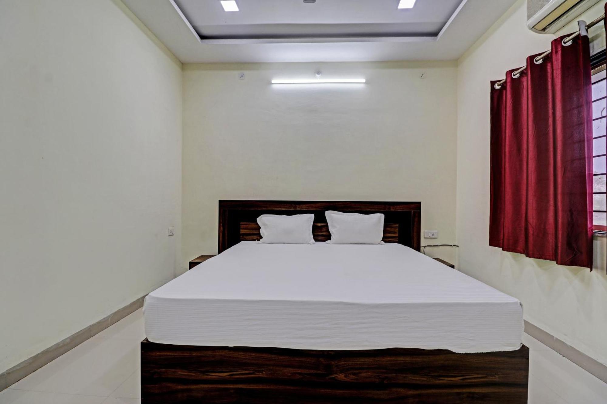 Super Hotel O Midway Treat Dhār Extérieur photo