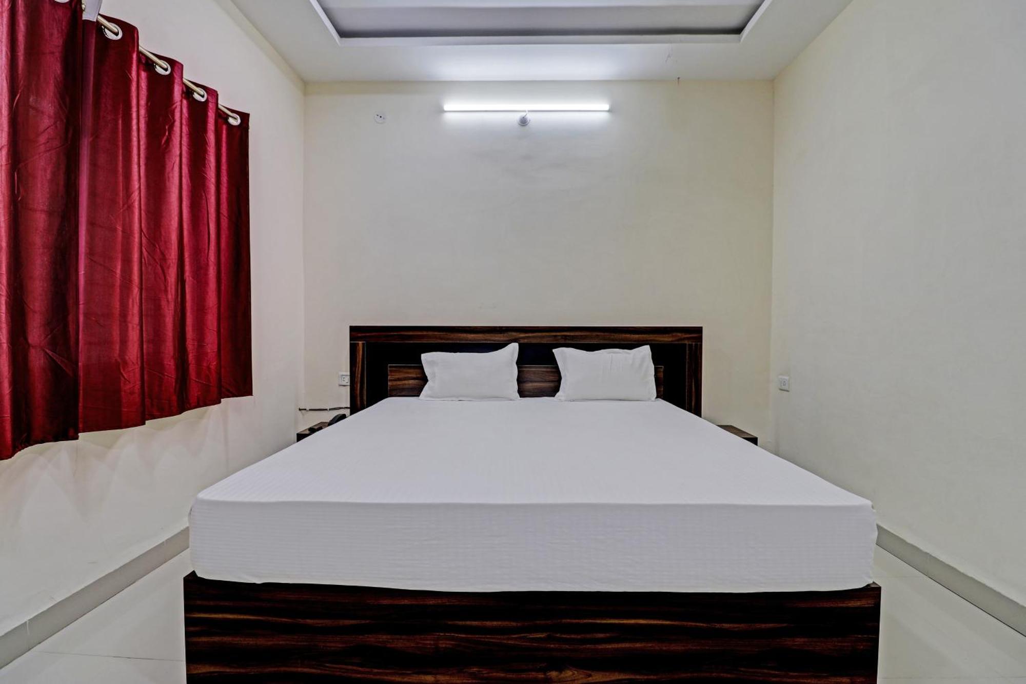 Super Hotel O Midway Treat Dhār Extérieur photo