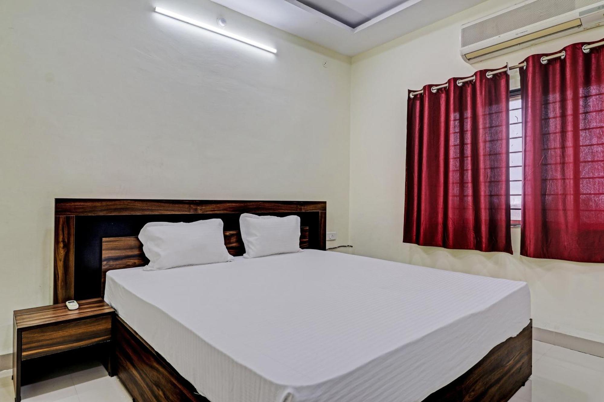 Super Hotel O Midway Treat Dhār Extérieur photo